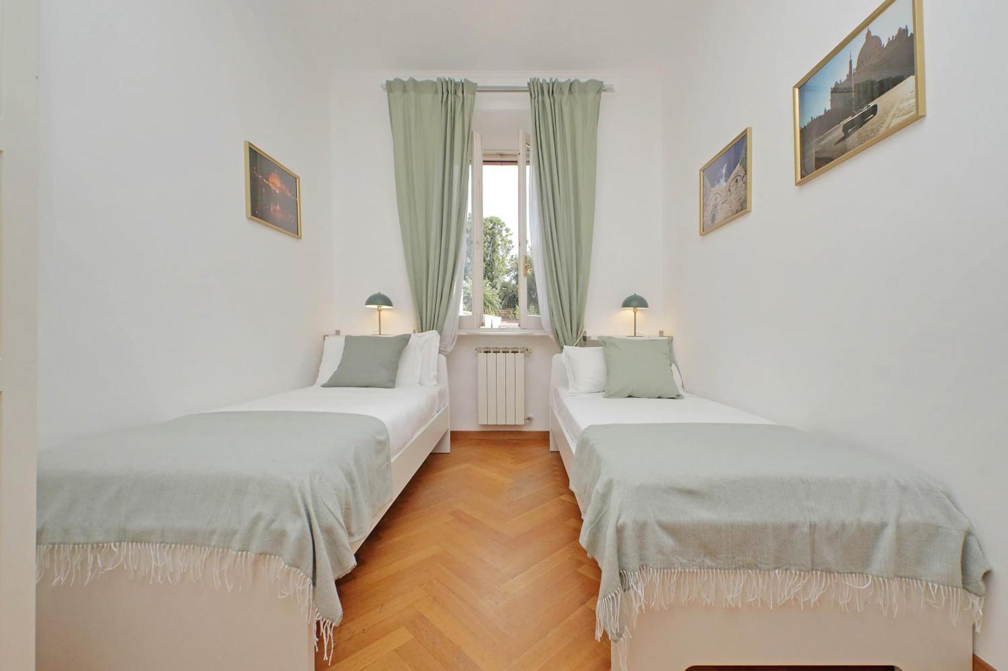Ych-Comfortable 2 Bedrooms Flat Near Colosseum Rome Buitenkant foto
