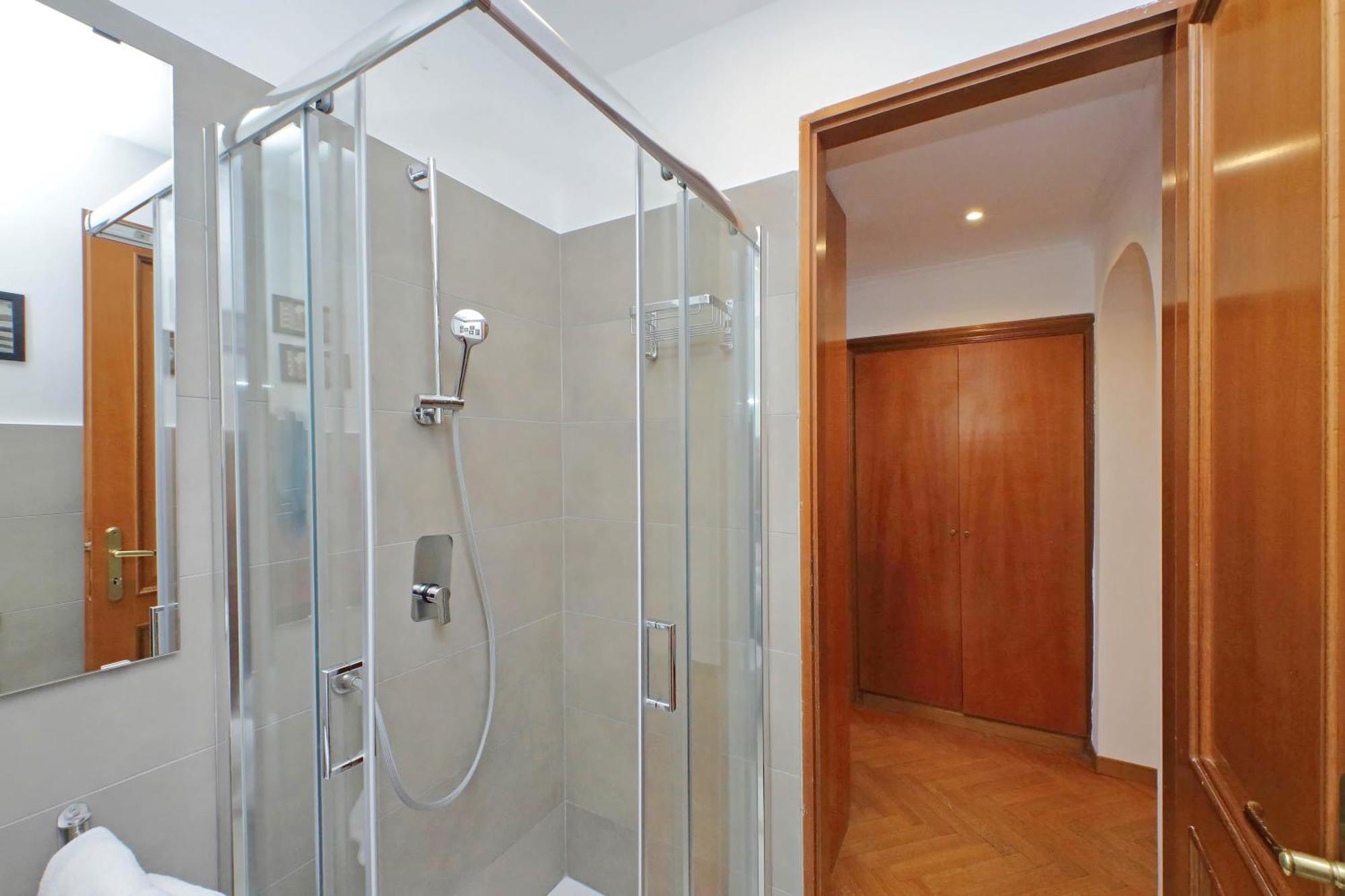 Ych-Comfortable 2 Bedrooms Flat Near Colosseum Rome Buitenkant foto